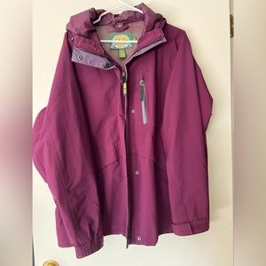 Cabela’s jacket in rich plum